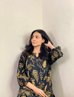 Women Stitched Linen Plain 2-Piece Suit – Black color