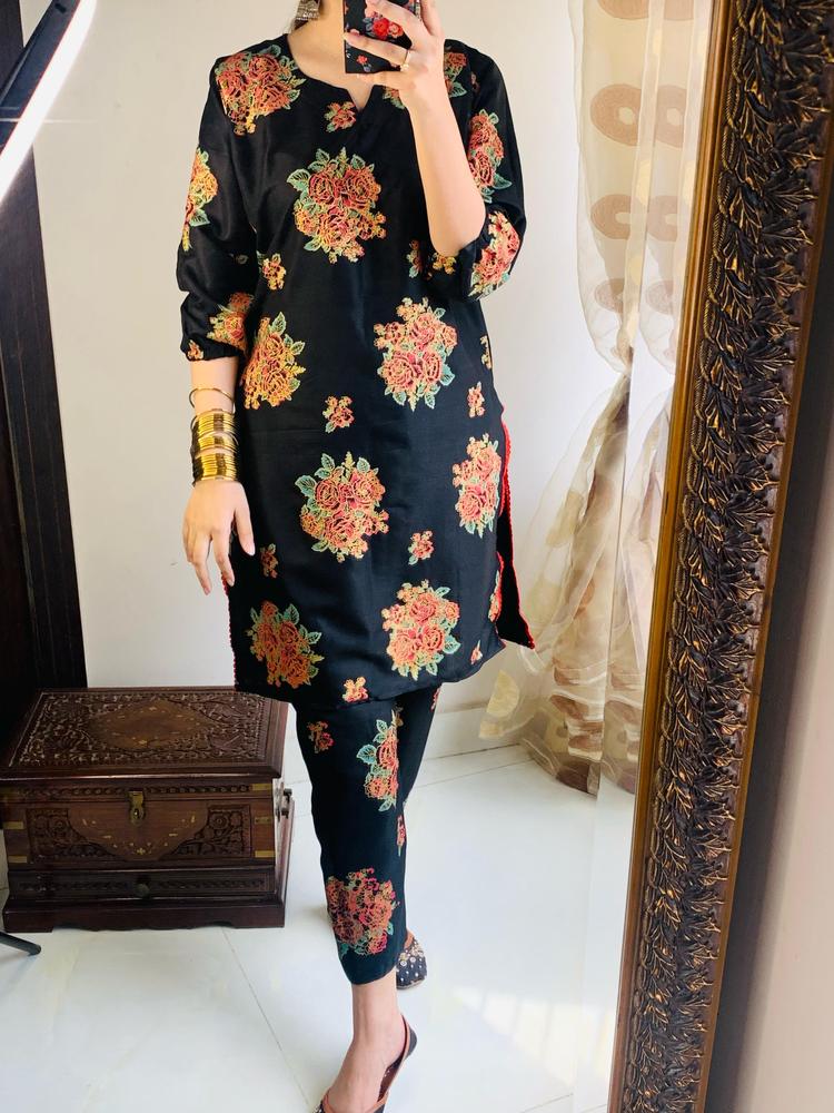 2 Pcs Women's Stitched Linen Printed Shirt And Trouser - Black color