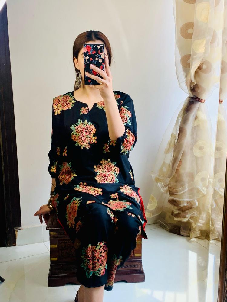 2 Pcs Women's Stitched Linen Printed Shirt And Trouser - Black color