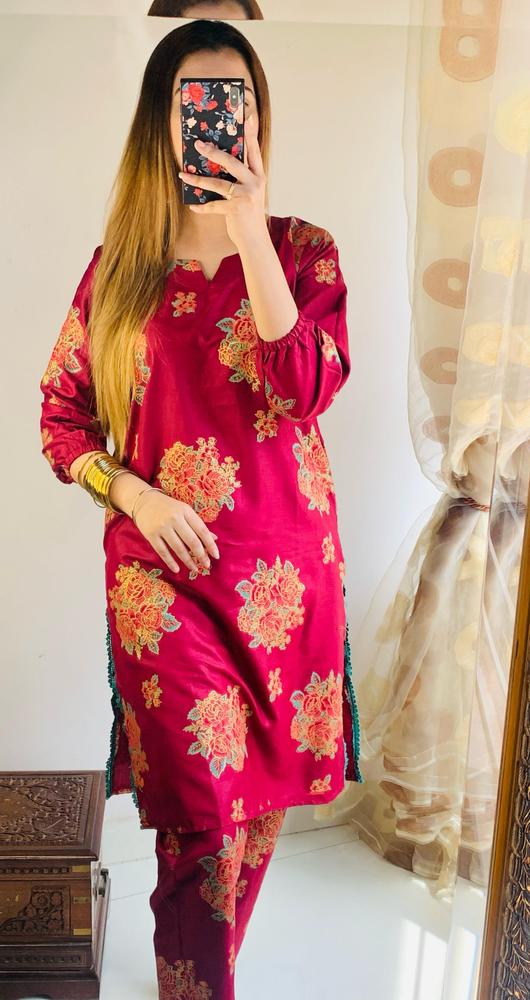 2 Pcs Women's Stitched Linen Printed Shirt And Trouser - Red color