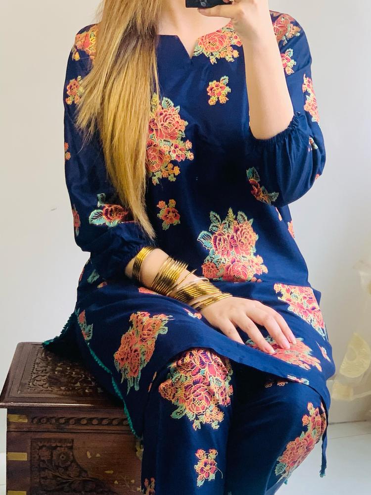 2 Pcs Women's Stitched Linen Printed Shirt And Trouser - Navy Blue