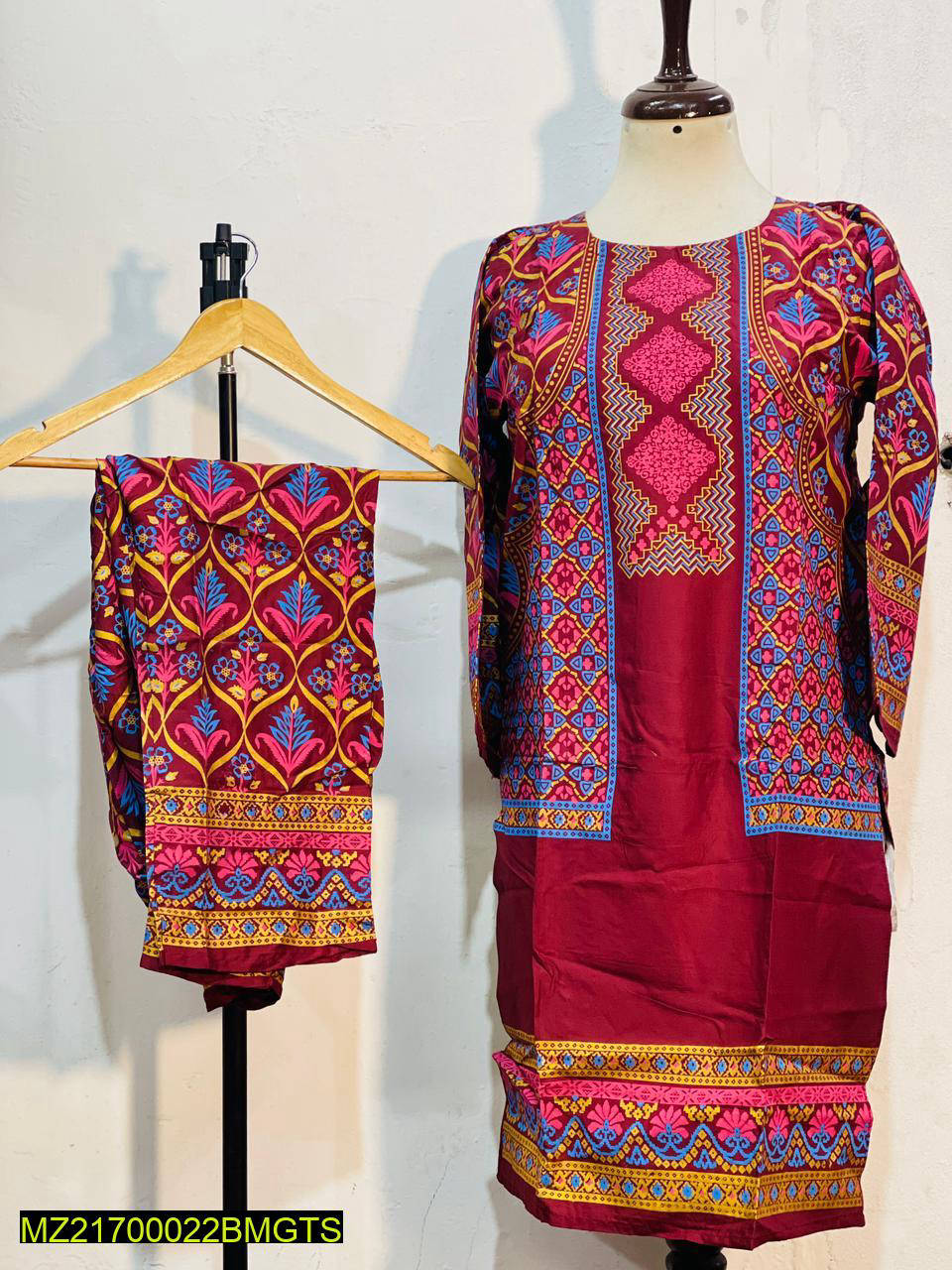Women Stitched 3D Block Printed Linen 2-Piece Suit – Red color